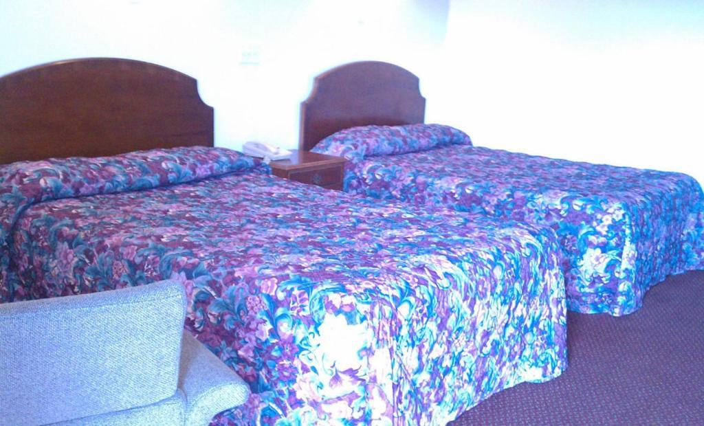 Valley Motel Pittsburgh Harmarville Room photo