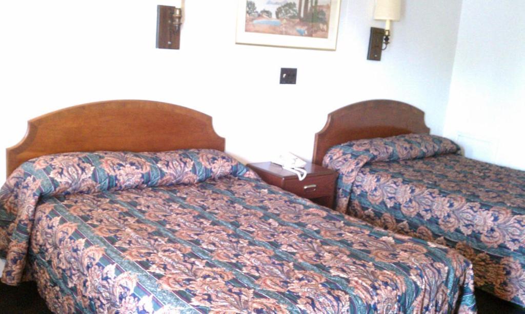 Valley Motel Pittsburgh Harmarville Room photo