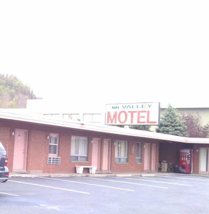 Valley Motel Pittsburgh Harmarville Exterior photo