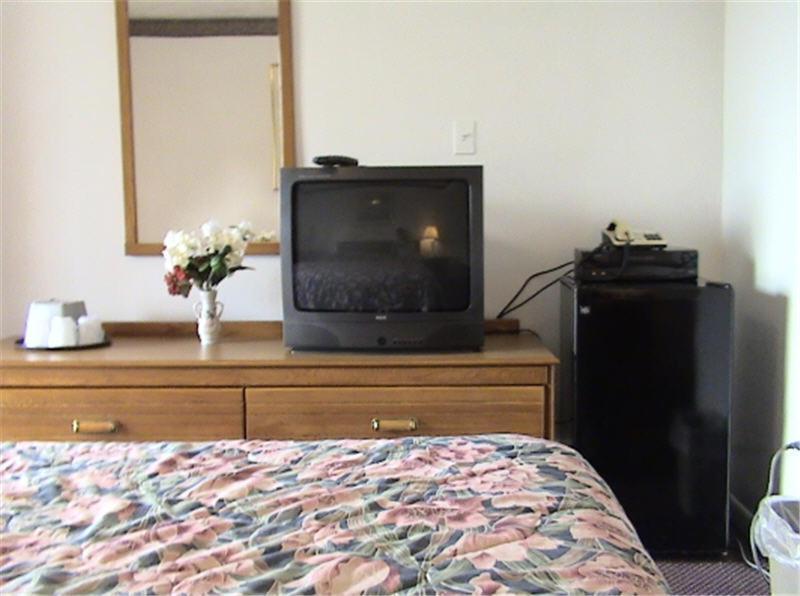 Valley Motel Pittsburgh Harmarville Room photo