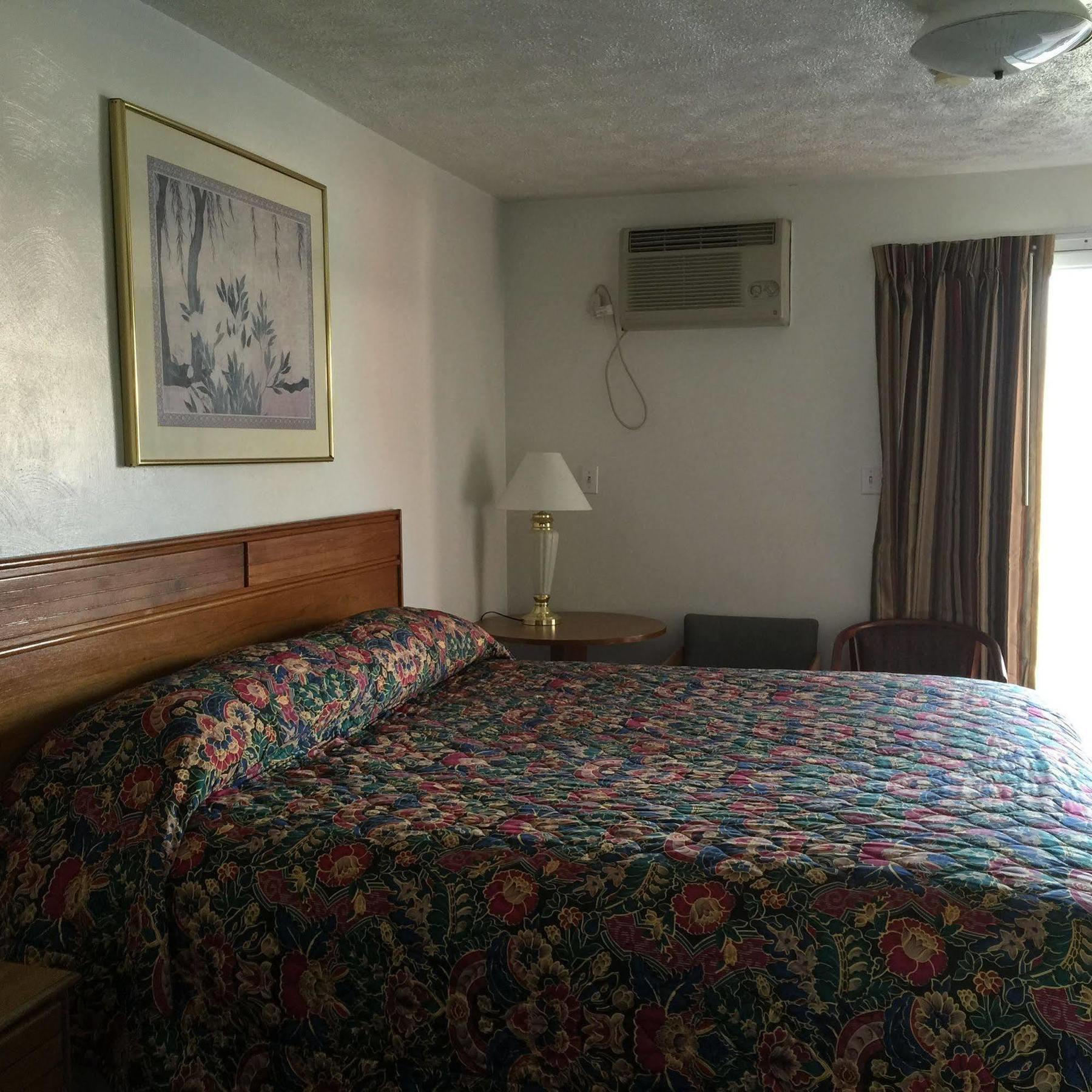 Valley Motel Pittsburgh Harmarville Exterior photo